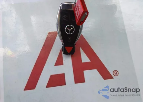 2013 Mercedes-Benz C 300 Sport 4Matic из США, поврежденный, VIN WDDGF8ABXDR276012